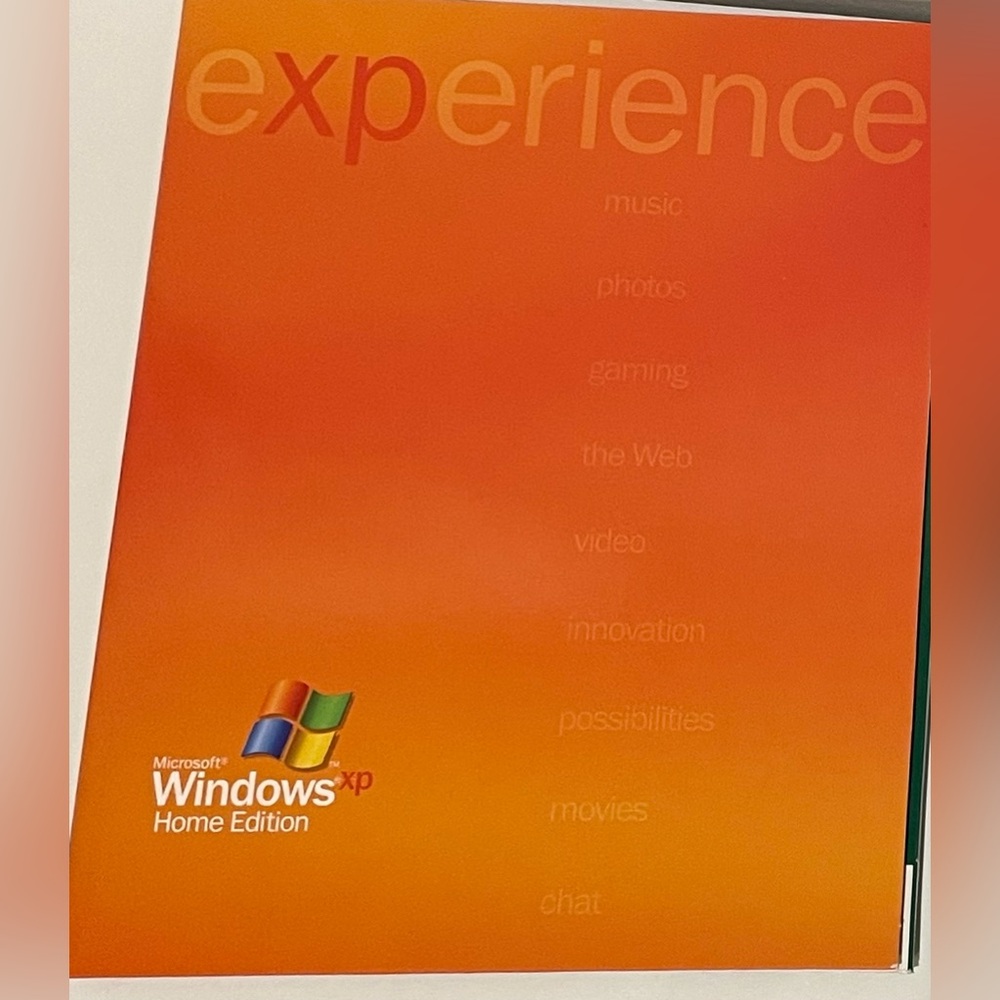 PC 2002 Microsoft Windows Home Edition Operating System + Windows Media Player 9 - Picture 3 of 14